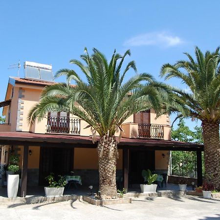 Sunrise Bed & Breakfast Lascari Exterior photo