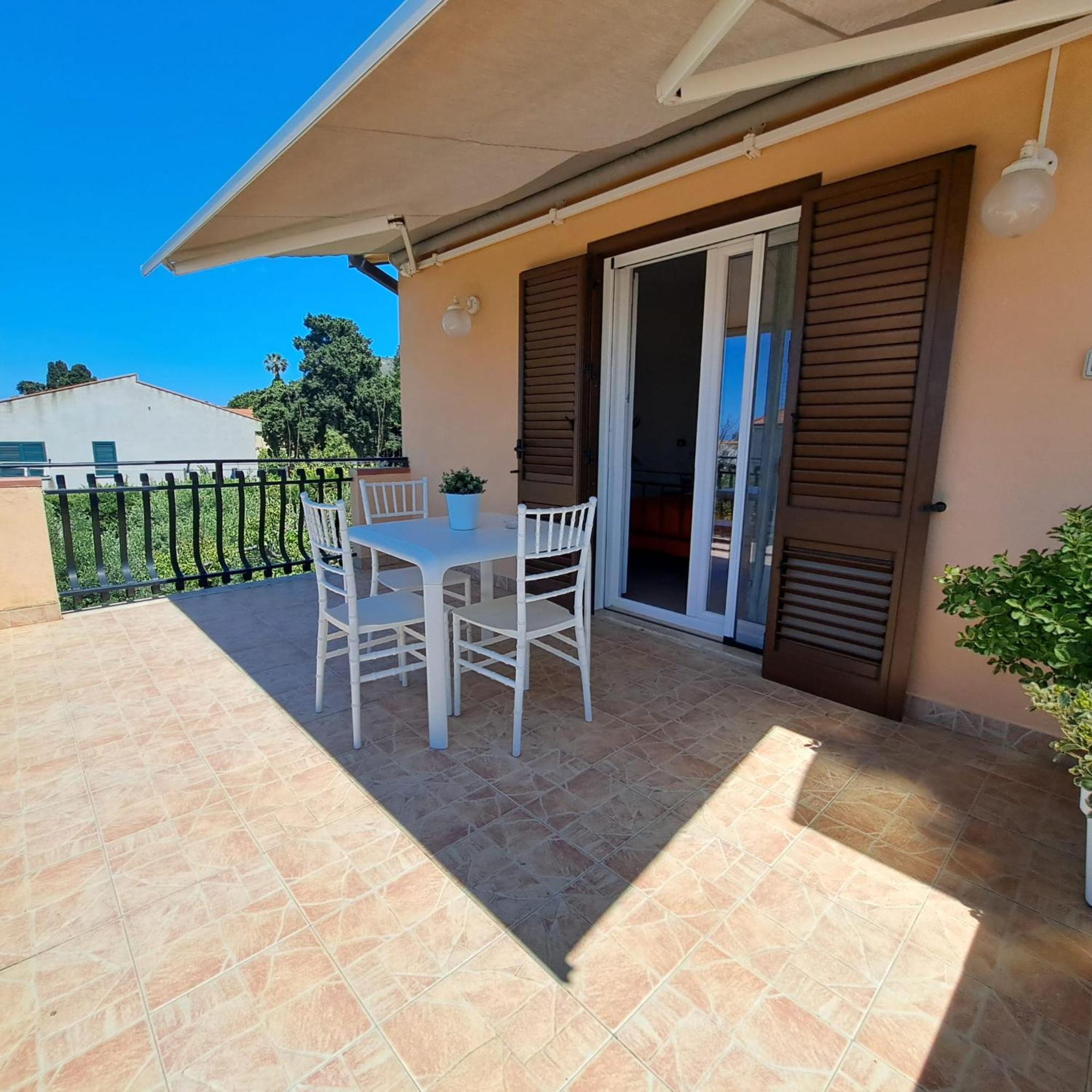 Sunrise Bed & Breakfast Lascari Exterior photo