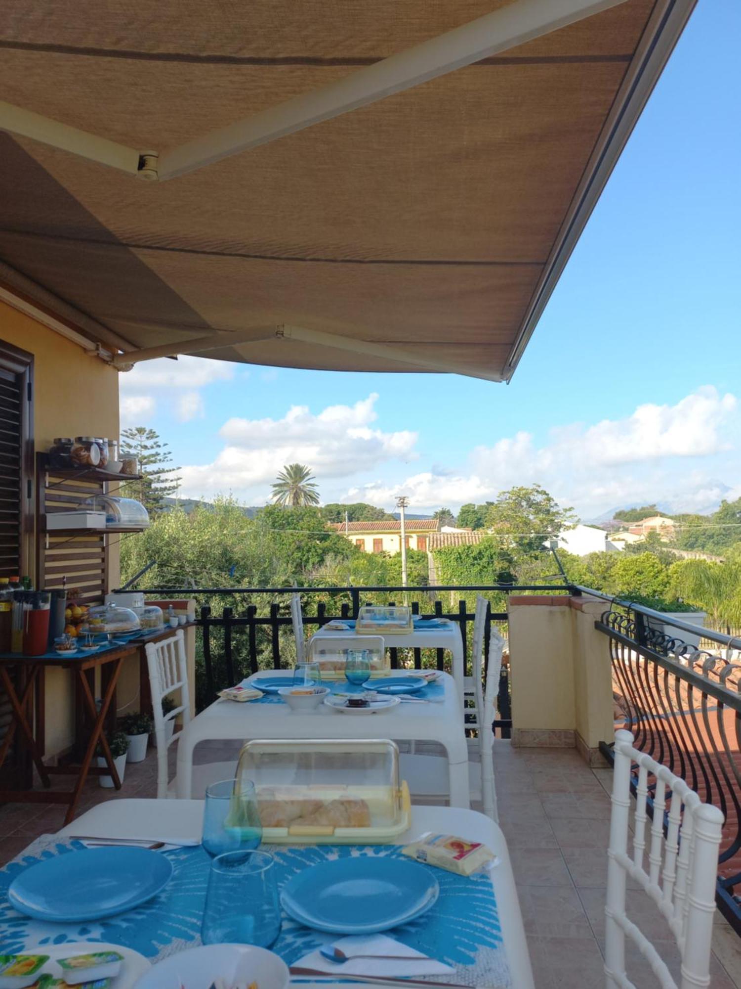 Sunrise Bed & Breakfast Lascari Exterior photo